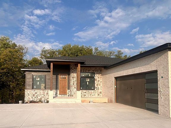 3rd image of 6147 S Hampton Avenue