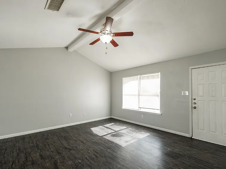 3874 Georgetown Dr — Photo 9