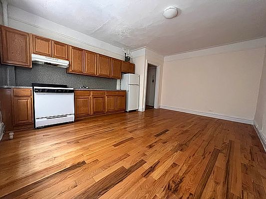 2nd image of 25 Seaman Ave #4F