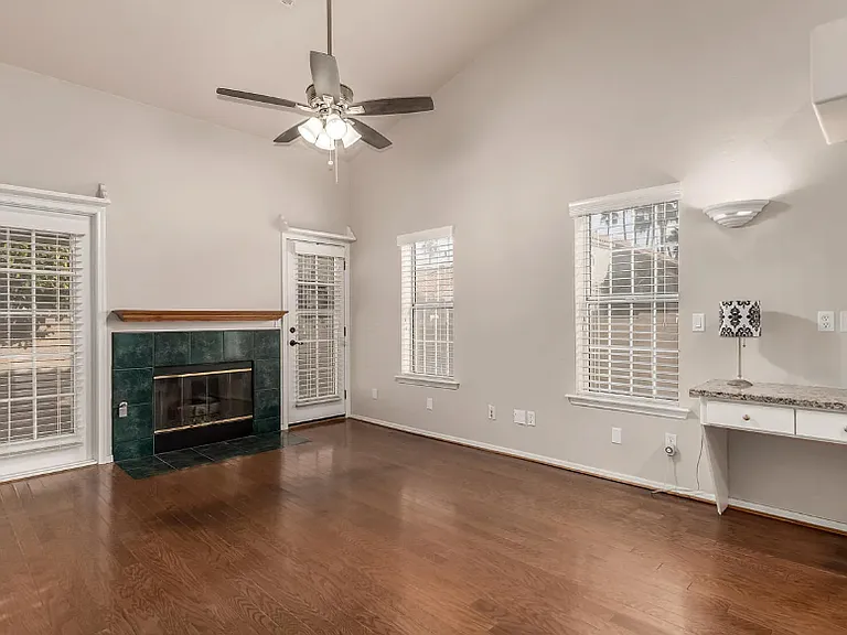 517 S Paradise Dr — Photo 8