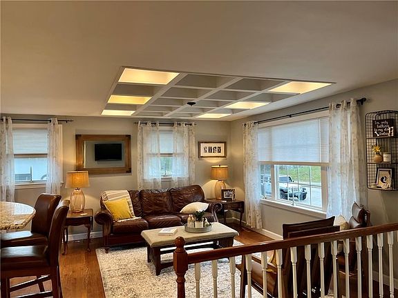 2nd image of 9 Trafford Park Dr