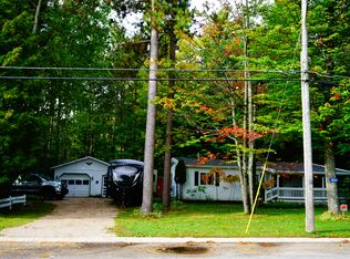 909 County Road 440, Manistique, MI 49854