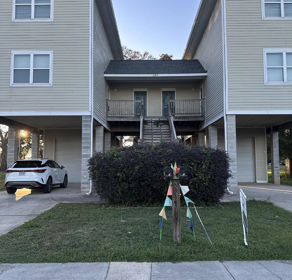 3 bed, 2.0 bath, 1600 sqft, $3,000 — Photo 1