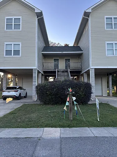 153 Markham Dr #A Photo 1