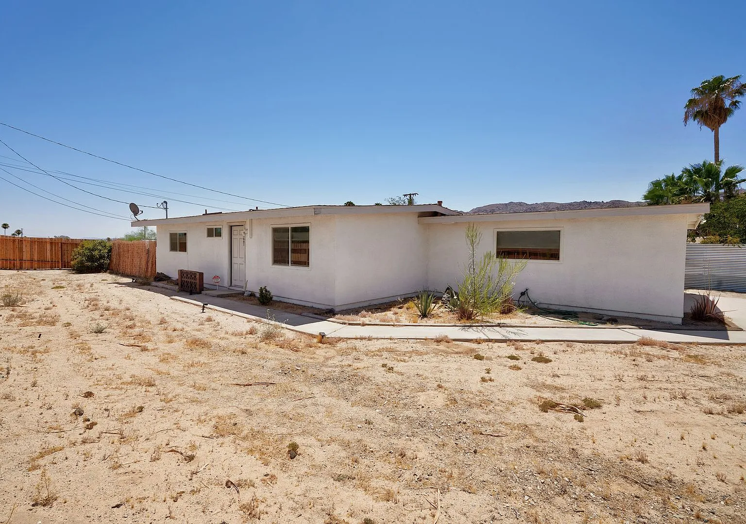 ~Designer Desert Retreat~ — Photo 1