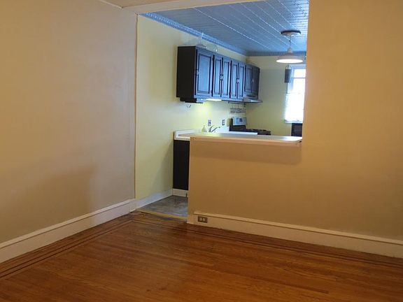 2nd image of 857 N Woodstock St