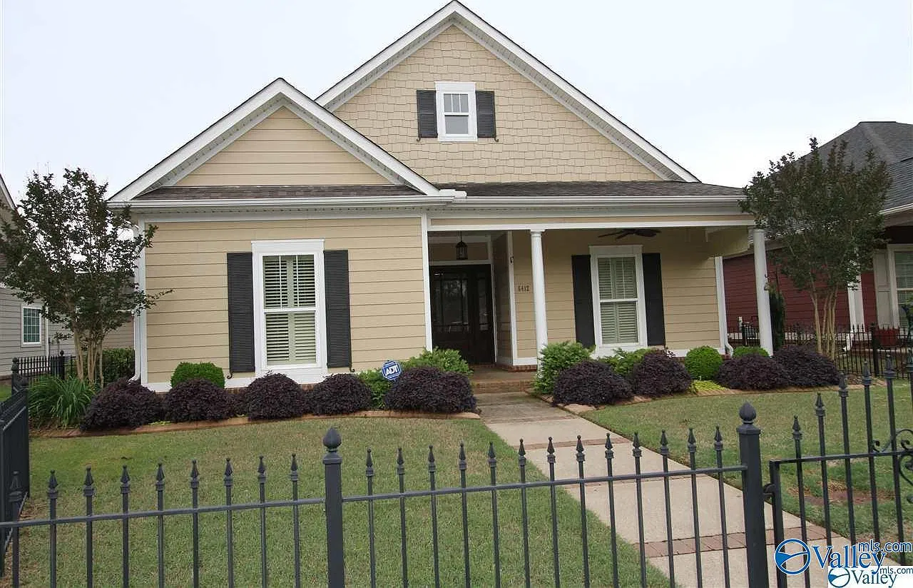 3 bed, 2.0 bath, 1900 sqft, $2,500 — Photo 2
