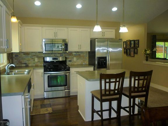 5th image of 2561 Stockwood Dr NE