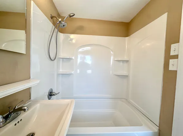 401 Park Ave, Mount Airy, MD 21771