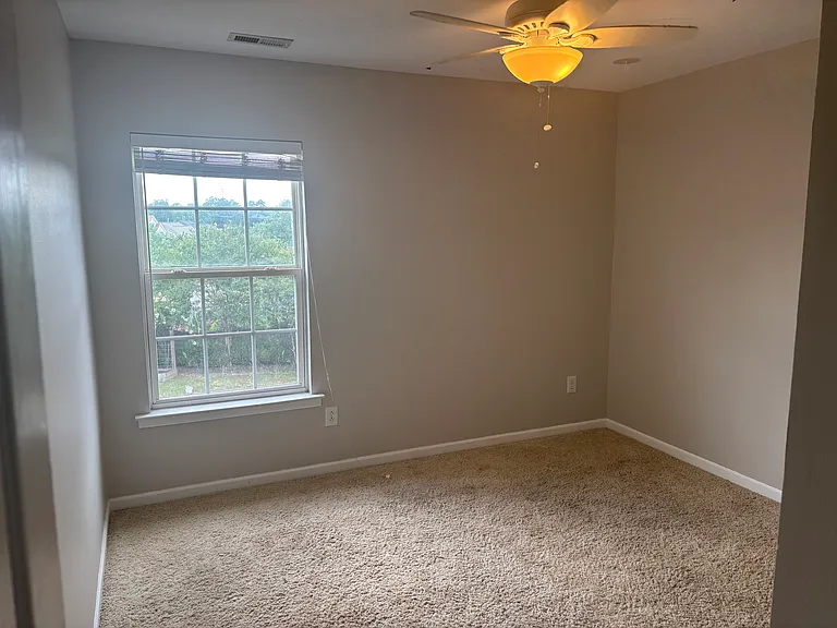 1903 Devonridge Dr — Photo 22