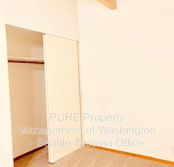 9015 45th Ave SW — Photo 6