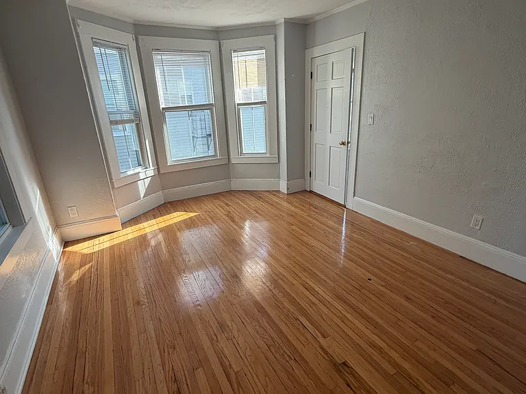 13 Knowlton St #2 — Photo 2