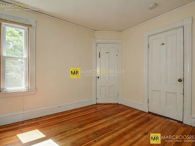 South St — Photo 14