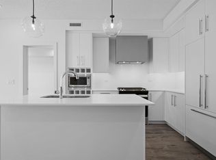 8370 S Broadcast Ave SW #204, Calgary, AB T3H3V6