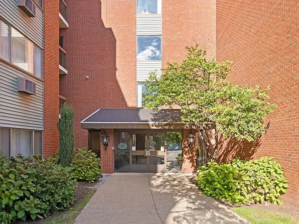 4975 Washington St, West Roxbury, MA