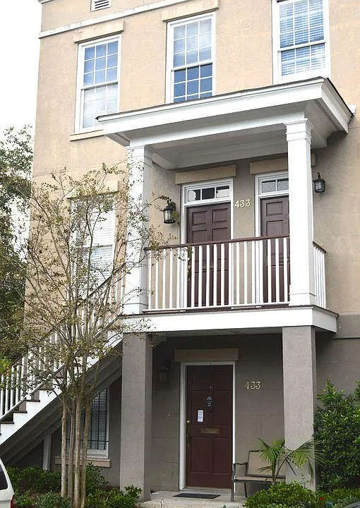 433 Montgomery St #433B
