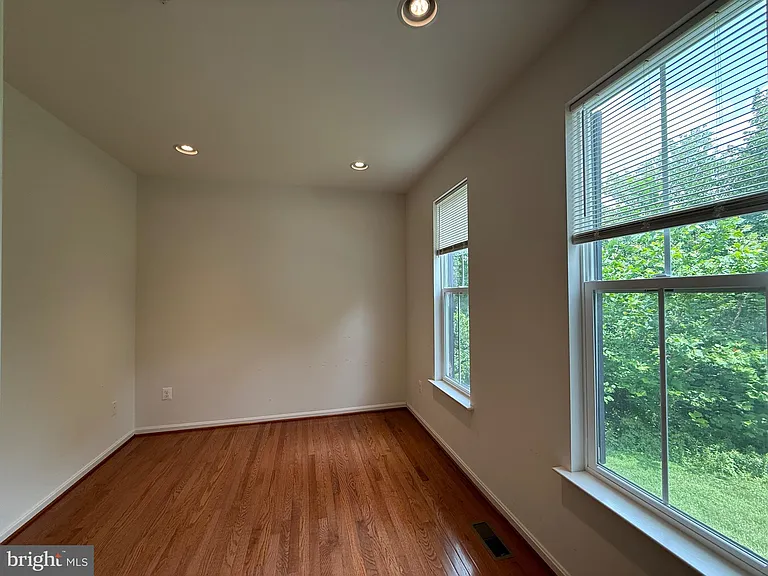 10215 Daventry Dr — Photo 9