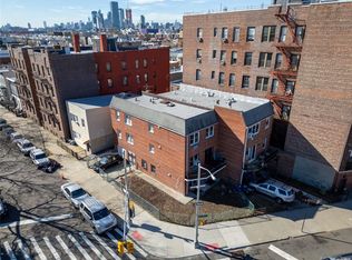 3138 45th St, Astoria, NY 11103