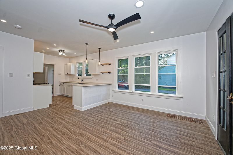3rd image of 280 Vley Road