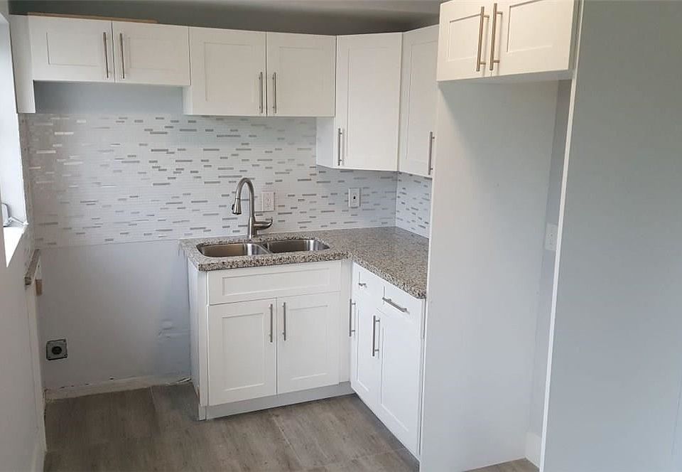 2nd image of 7116 Bay Dr #19