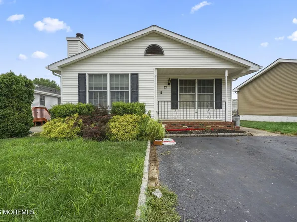 21 Parkview Way, Englishtown, NJ 07726
