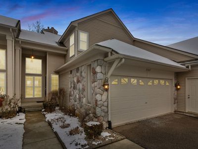 2527 Pine Dr, Wixom, MI, 48393