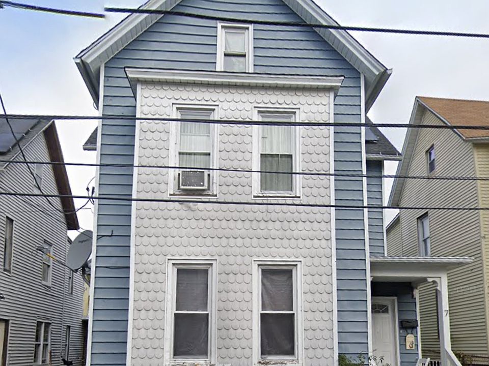 2nd image of 7 Armstrong Pl #1