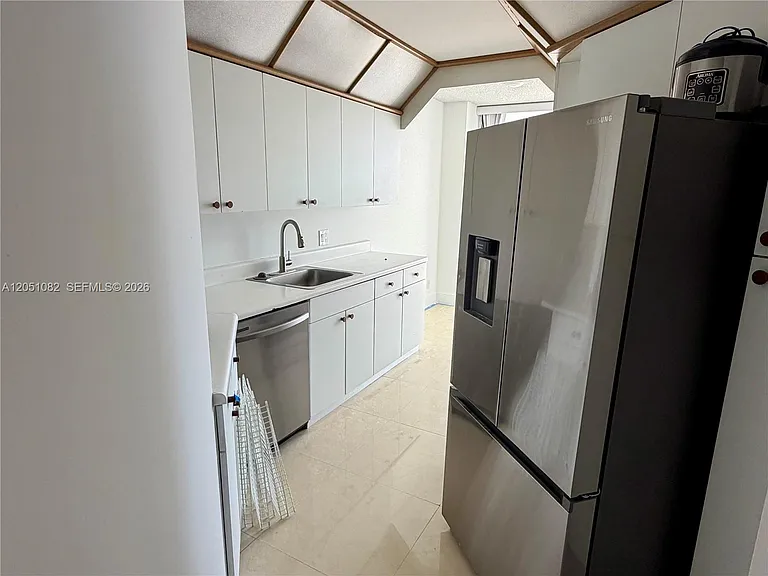 3610 Yacht Club Dr #602 — Photo 5