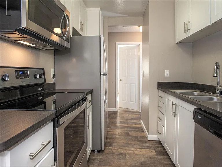 Shadow Oaks Apartment Homes — Photo 5
