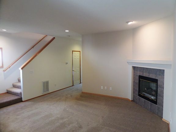 Livingroom and fireplace