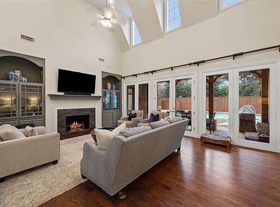 5th image of 5810 Melshire Dr