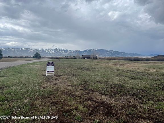 5th image of 6388 Fox Springs Dr