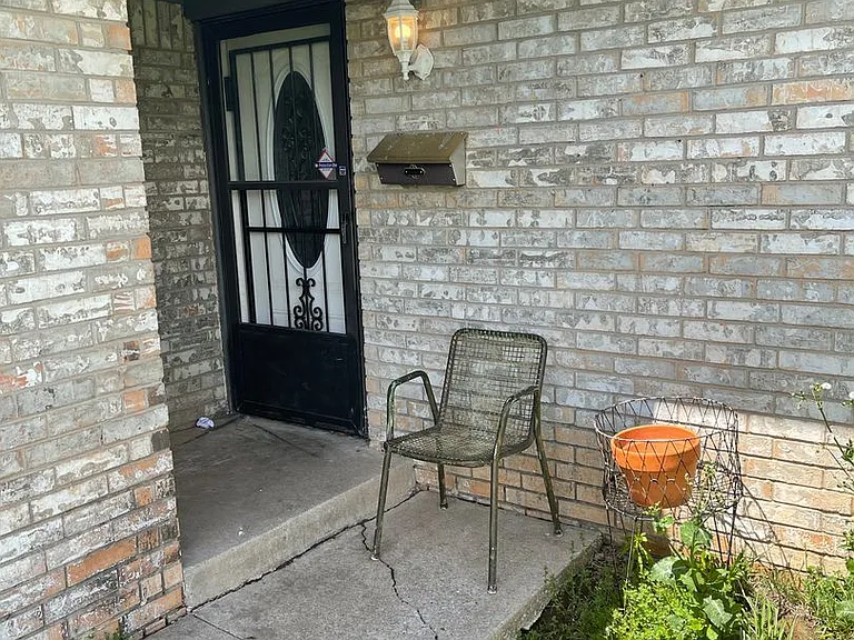 933 NW 103rd St — Photo 3