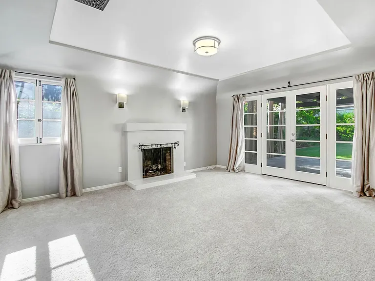 11553 Otsego St — Photo 8