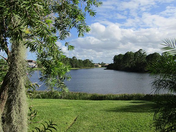 5th image of 828 SW Lake Charles Circle