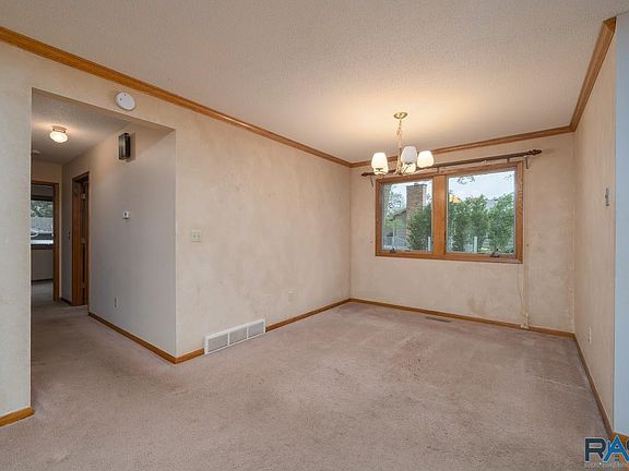 4th image of 4401 S Mountain Ash Dr