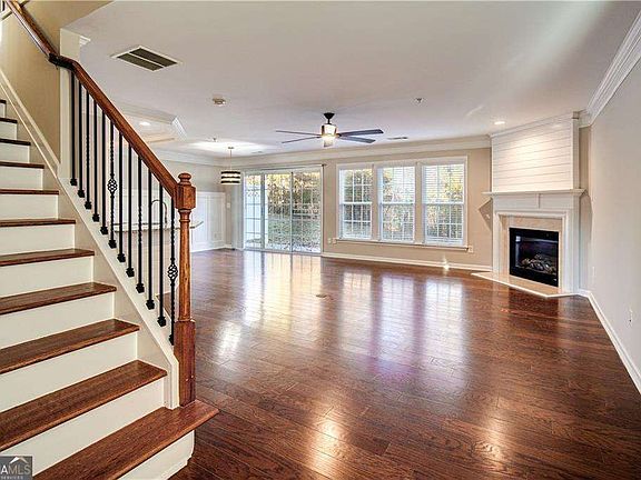 4th image of 265 Balaban Cir