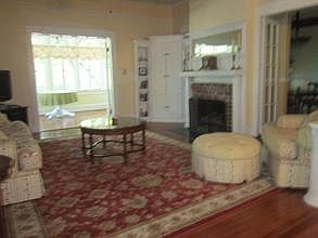 4th image of 301 Greenville St