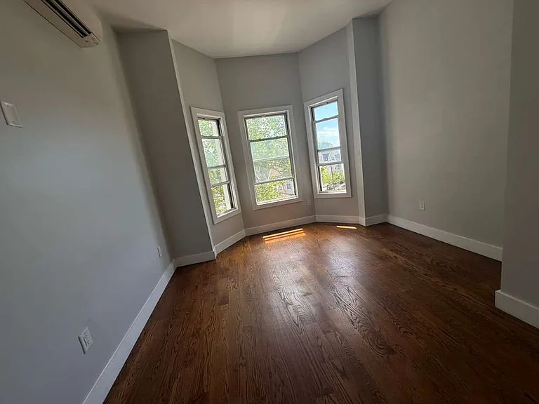 112 Duncan Ave #3 — Photo 9
