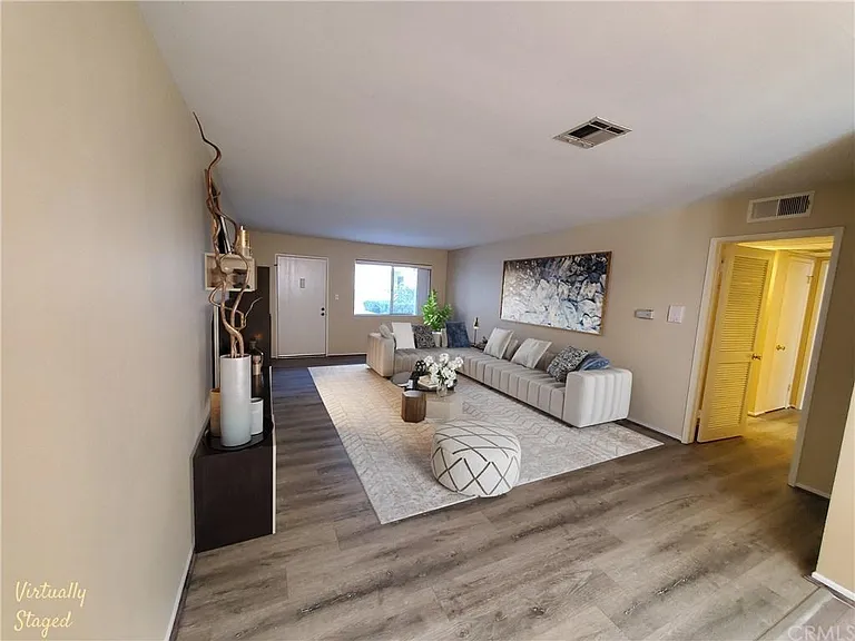 12801 Moorpark St #103 — Photo 2