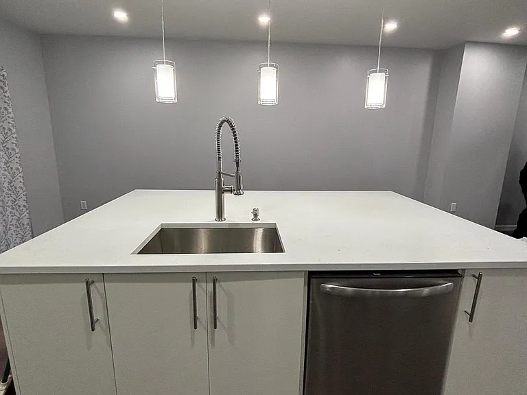 516 E Mayland St — Photo 4