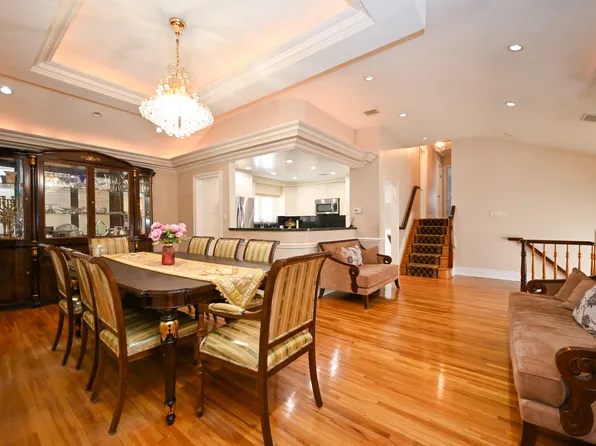 2629 East 65th Street image 7 of 25