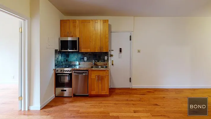 Rented by Bond New York | media 9