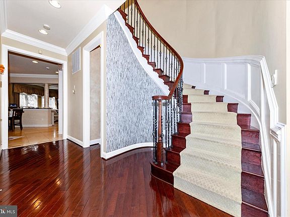 5th image of 2822 Norborne Pl