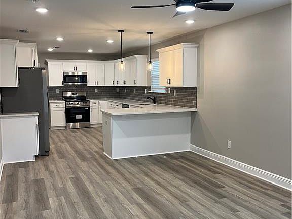 2nd image of 1821 Woodcock St