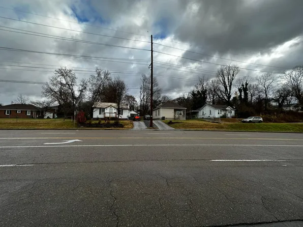 1208 E Sullivan Ct, Kingsport, TN 37664