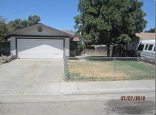 1122 S 11 1/2 Ave, Hanford, CA 93230