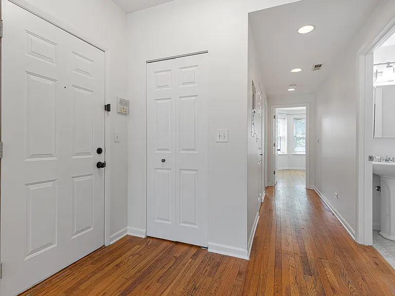 4819 N Fairfield Ave #1 — Photo 2