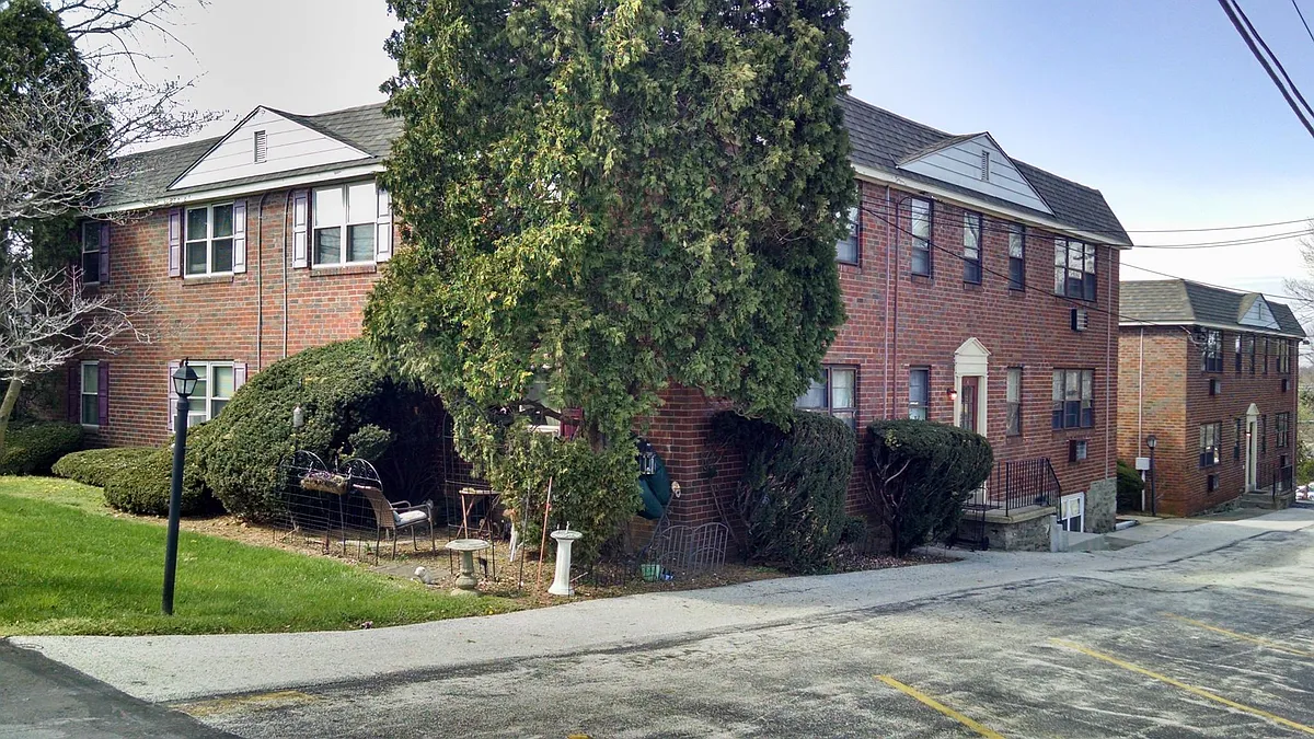 Building Photo - 3209 W Chester Pike