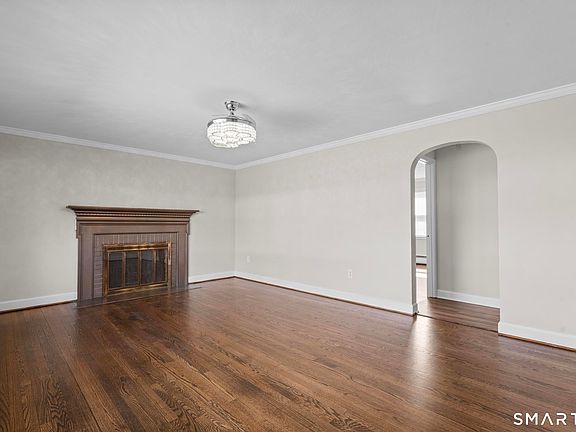 3rd image of 325 Barbour Road